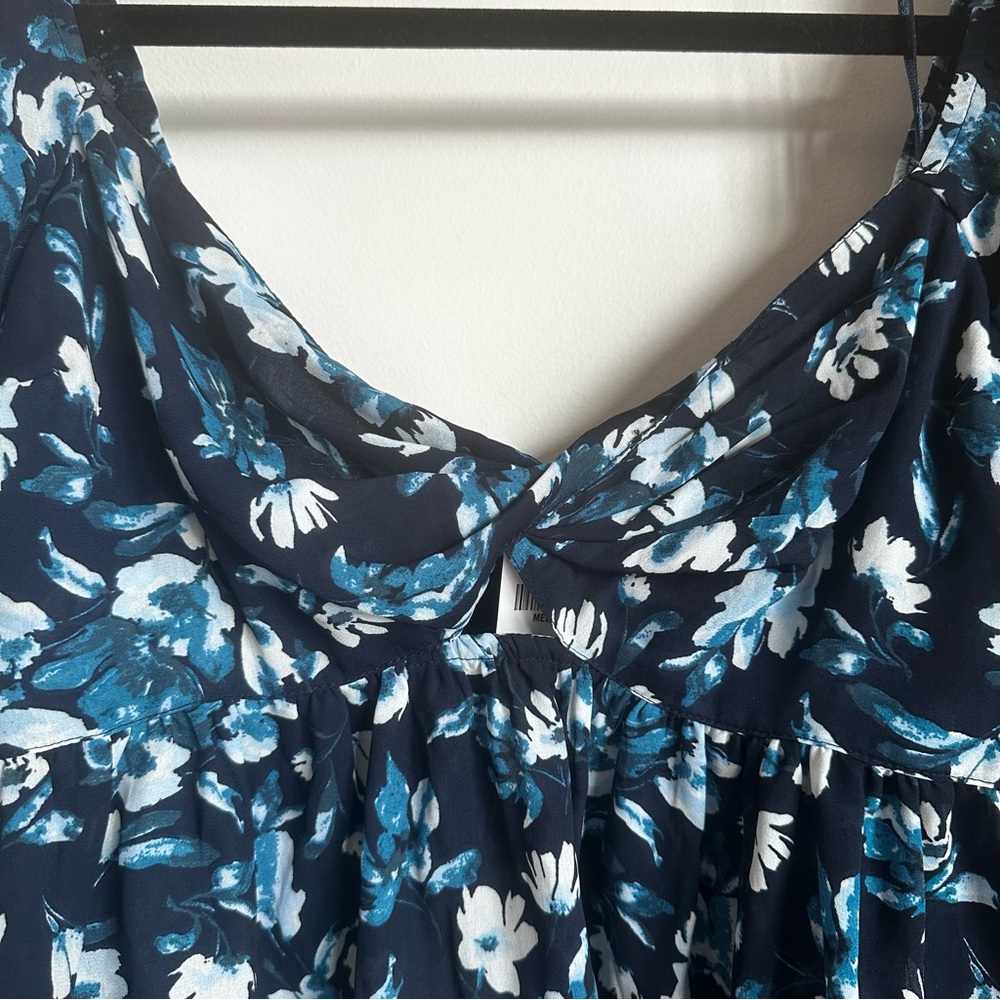 NWT Abercrombie & Fitch Blouse Women’s size Medium black blue floral smocked top - Picture 3 of 11